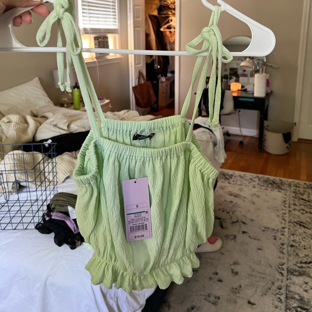 super cute cropped tank top